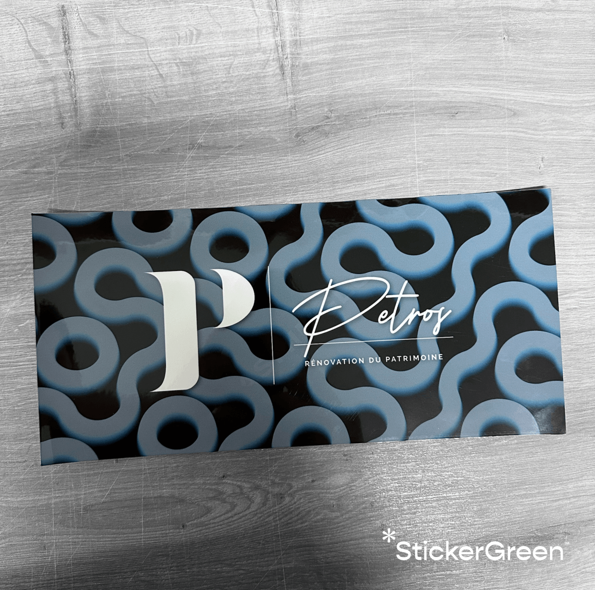 Image 2 : Affiche en vinyle épais et imperméable avec impression haute qualité, éco-responsable.