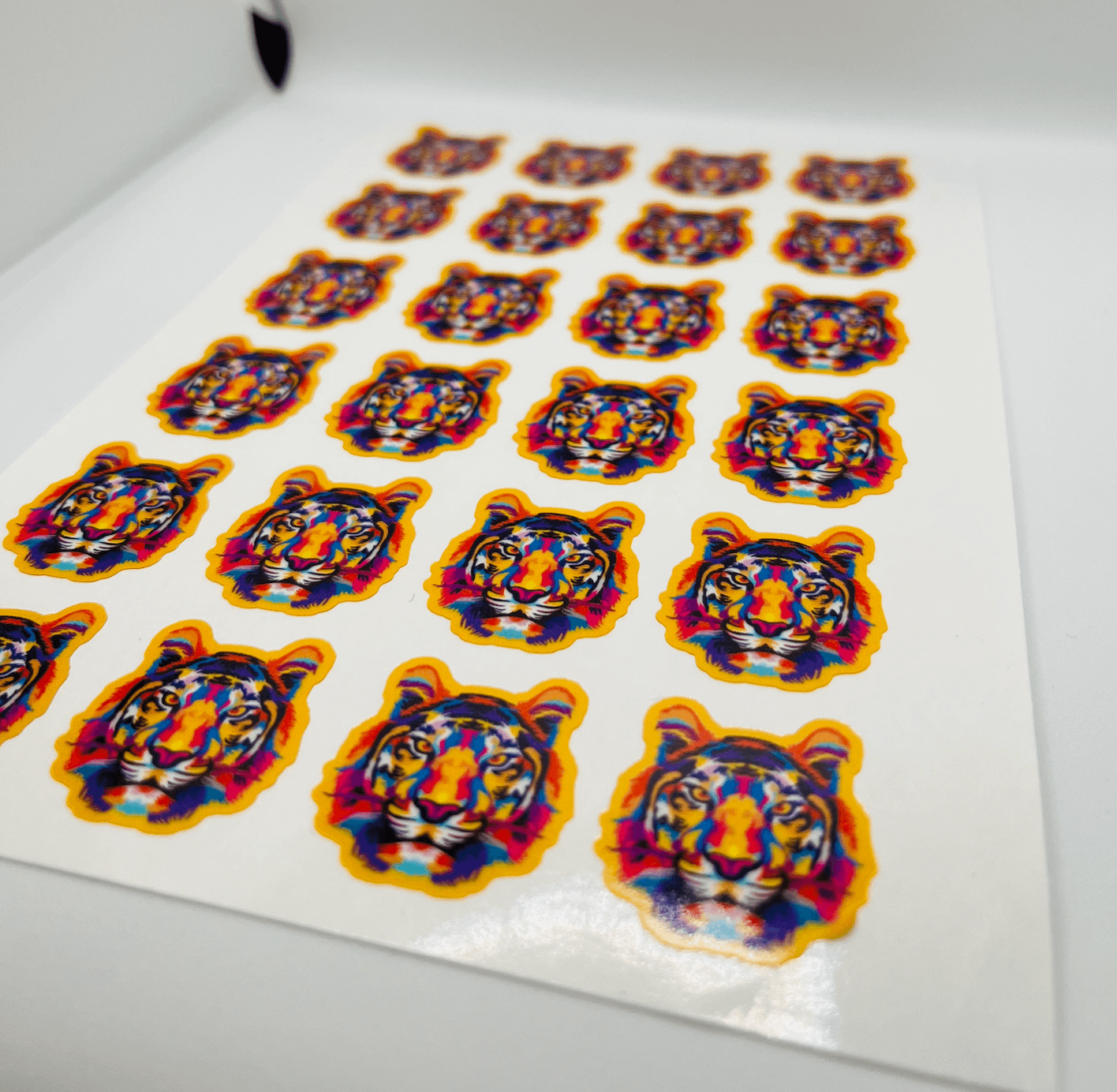 Planche d'étiquettes à la forme transparentes