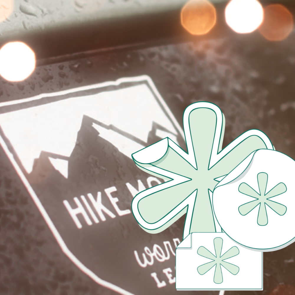 Image 1 : Sticker waterproof personnalisé en vinyle recyclé, résistant à l'eau, durable et fabriqué en France.