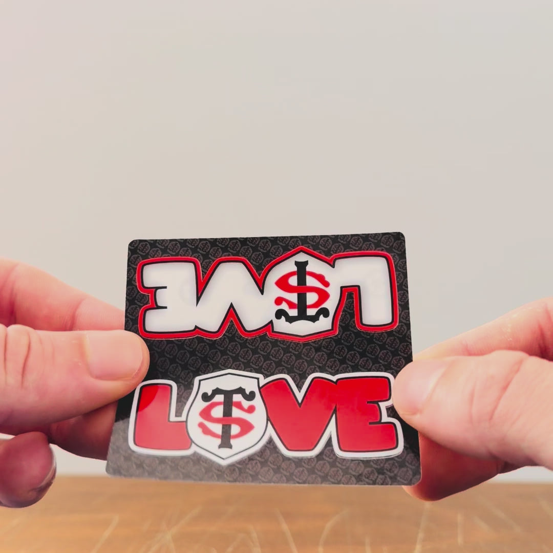 Petite planche de stickers montrant le détachement des logos avec simplicité